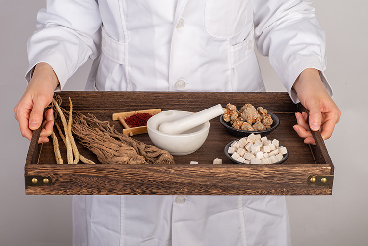 漢方での顔の肌荒れ改善アプローチ