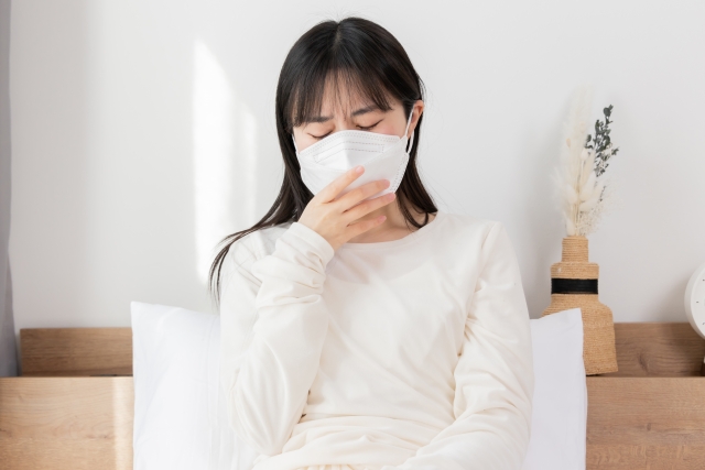 謎の風邪で悩む女性