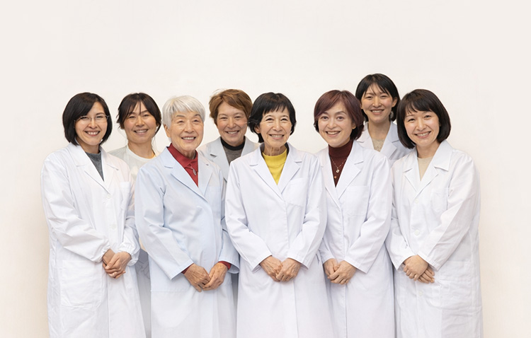 天心堂薬局スタッフ集合写真